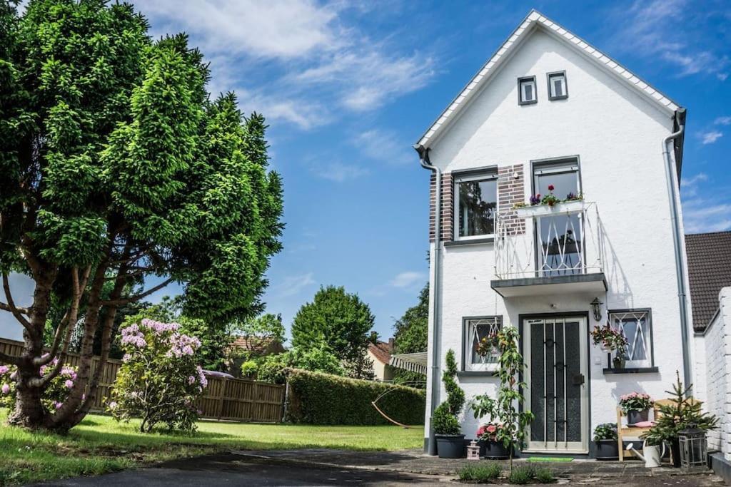 Schoenes Haus Mit Grossem Garten Seligenstadt Eksteriør billede